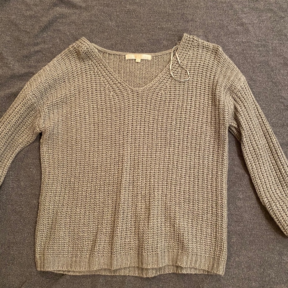 V neck sweater